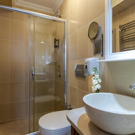 Agora Hotell 3*