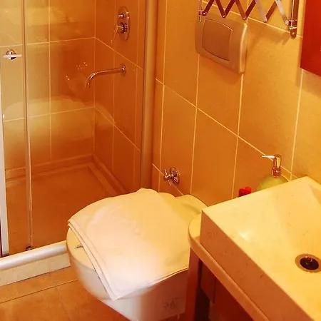 Agora Hotell 3*